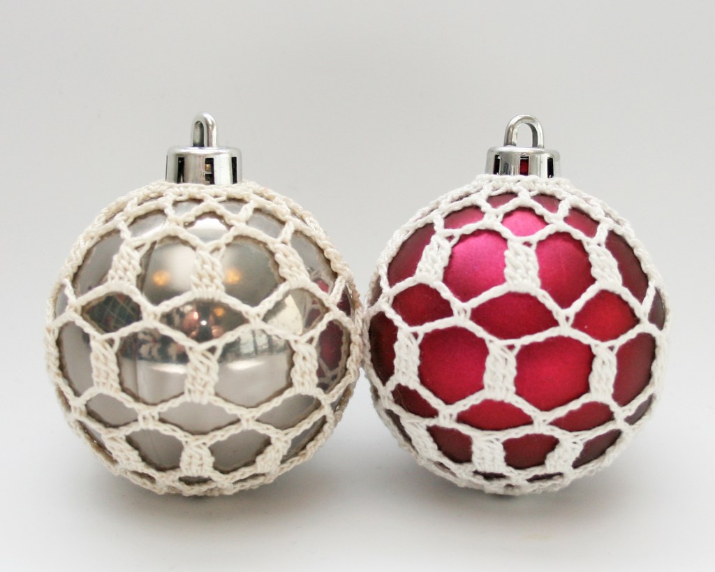 Crochet Covered Christmas Baubles #8 – free&nbsp;pattern