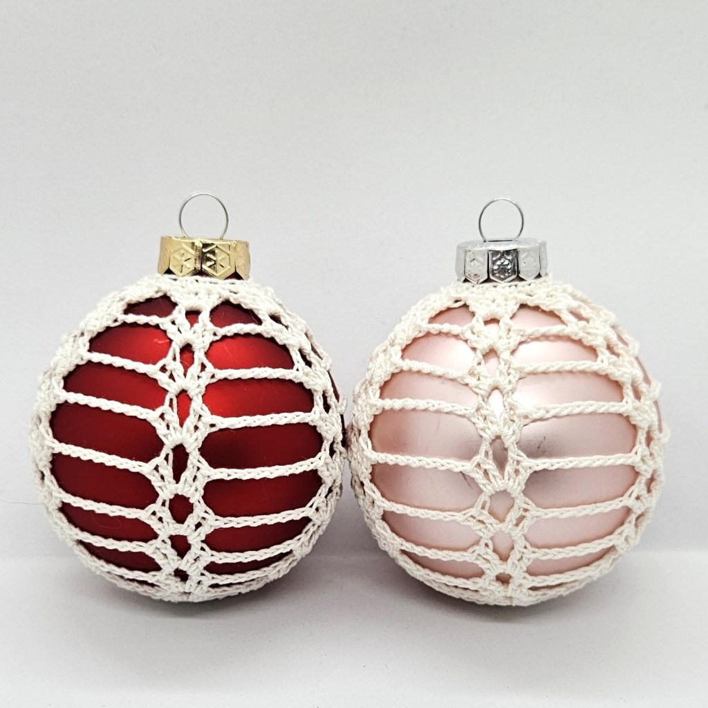Crochet Covered Christmas Baubles #1 – free&nbsp;pattern