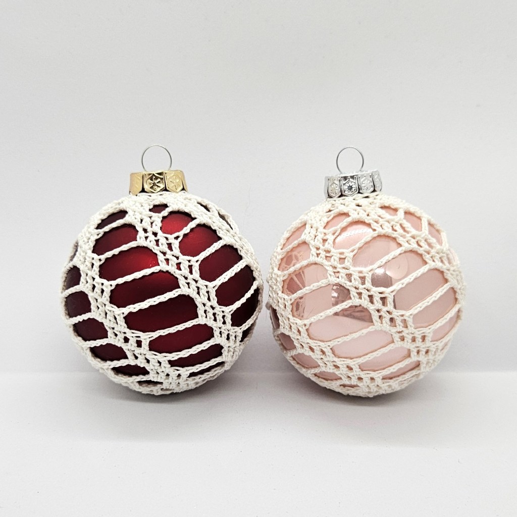 Crochet Covered Christmas Baubles #3 – free&nbsp;pattern